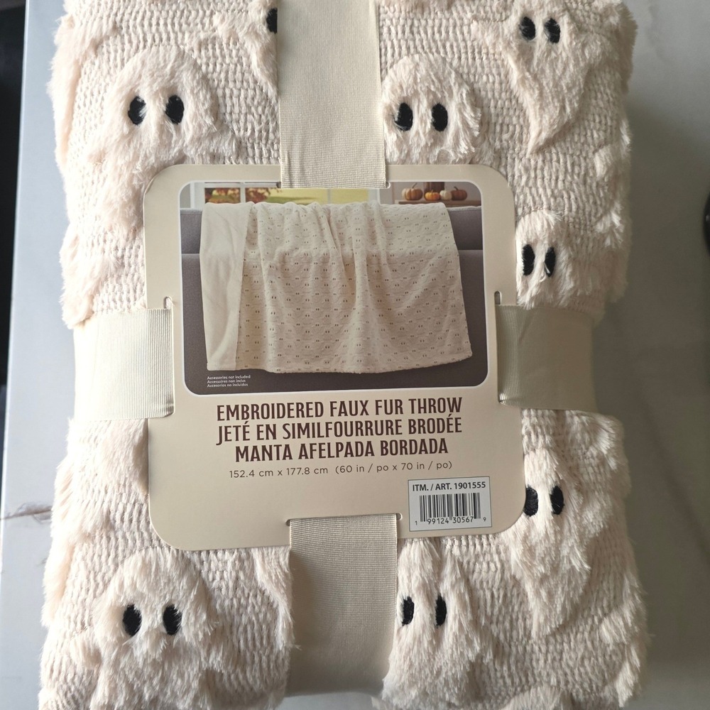 Northwest Ghost Throw Blanket 60x70 Faux Fur Cream Viral Rare Costco Halloween